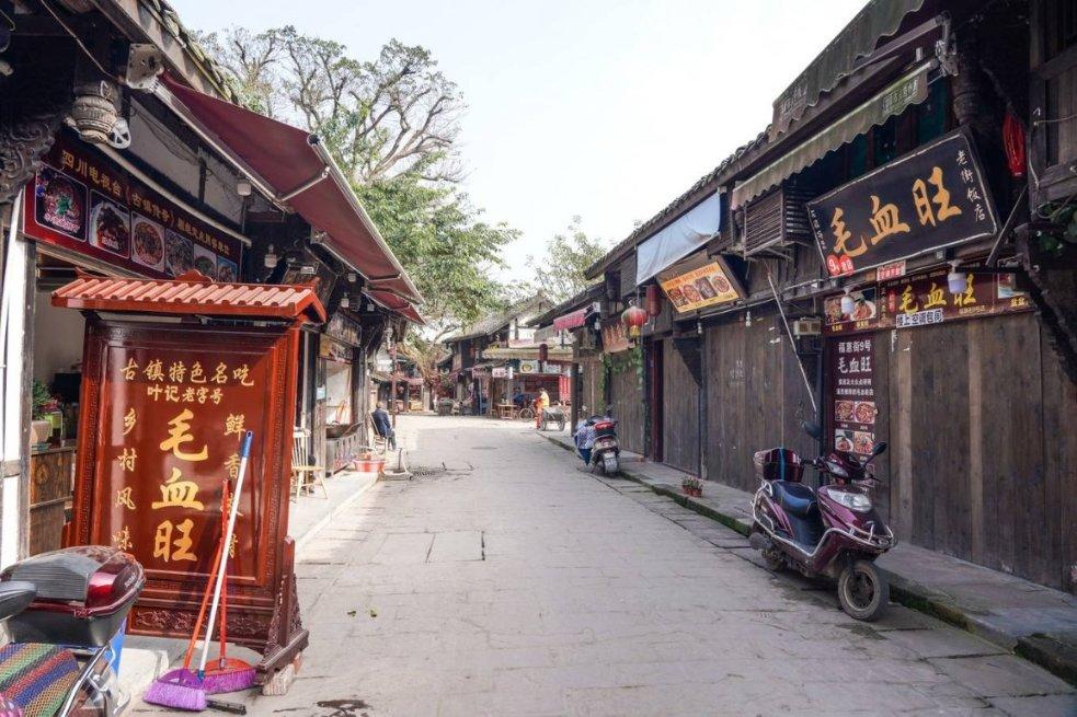 王祥喜紧急赴云南镇雄县山体滑坡现场指导救援处置 应急管理部启动地质灾害三级应急响应